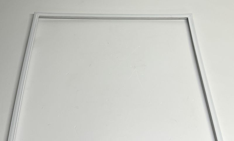 754132043 Guarnizione porta inferiore Smeg