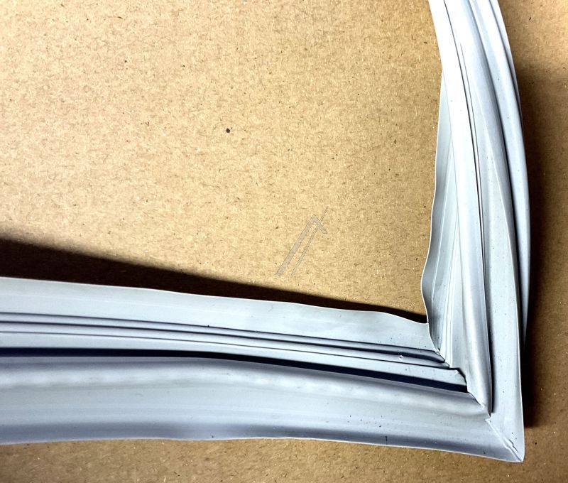 C00304265 482000089628 Guarnizione porta congelatore 656×292 grigia Hotpointariston