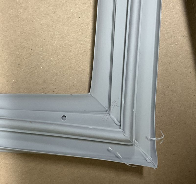 C00304267 482000089630 Guarnizione porta frigo 4D sinistra 253×957 Hotpointariston