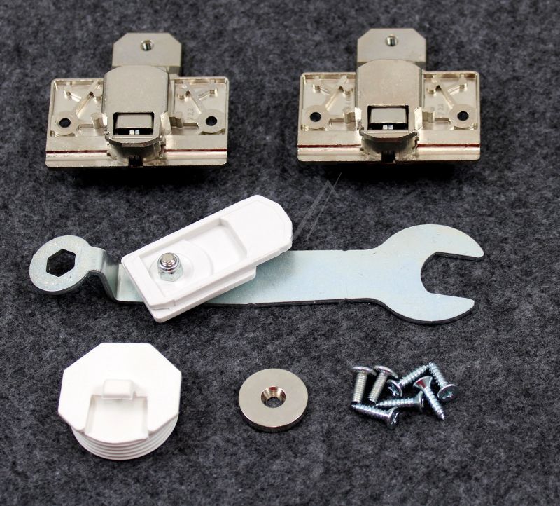 C00316073 481231039204 Kit cerniere Smeg