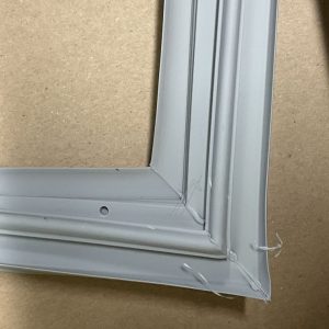 C00304267 482000089630 Guarnizione porta frigo 4D sinistra 253×957 Hotpointariston